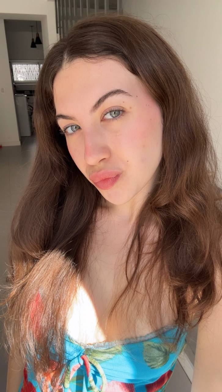 Nude girl Amber in Pontianak