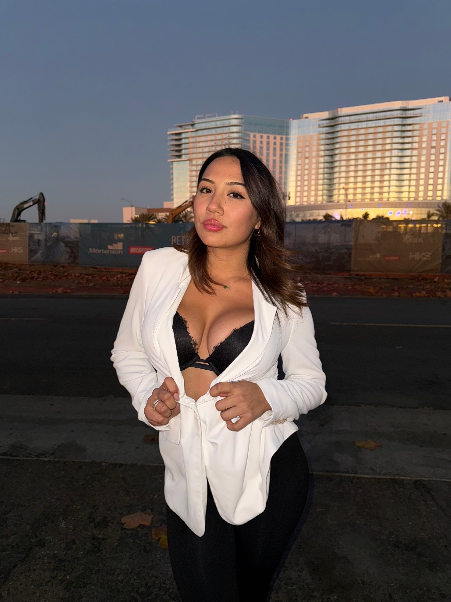 Take a pause and enjoy Ali Cruz — streaming from Pontianak