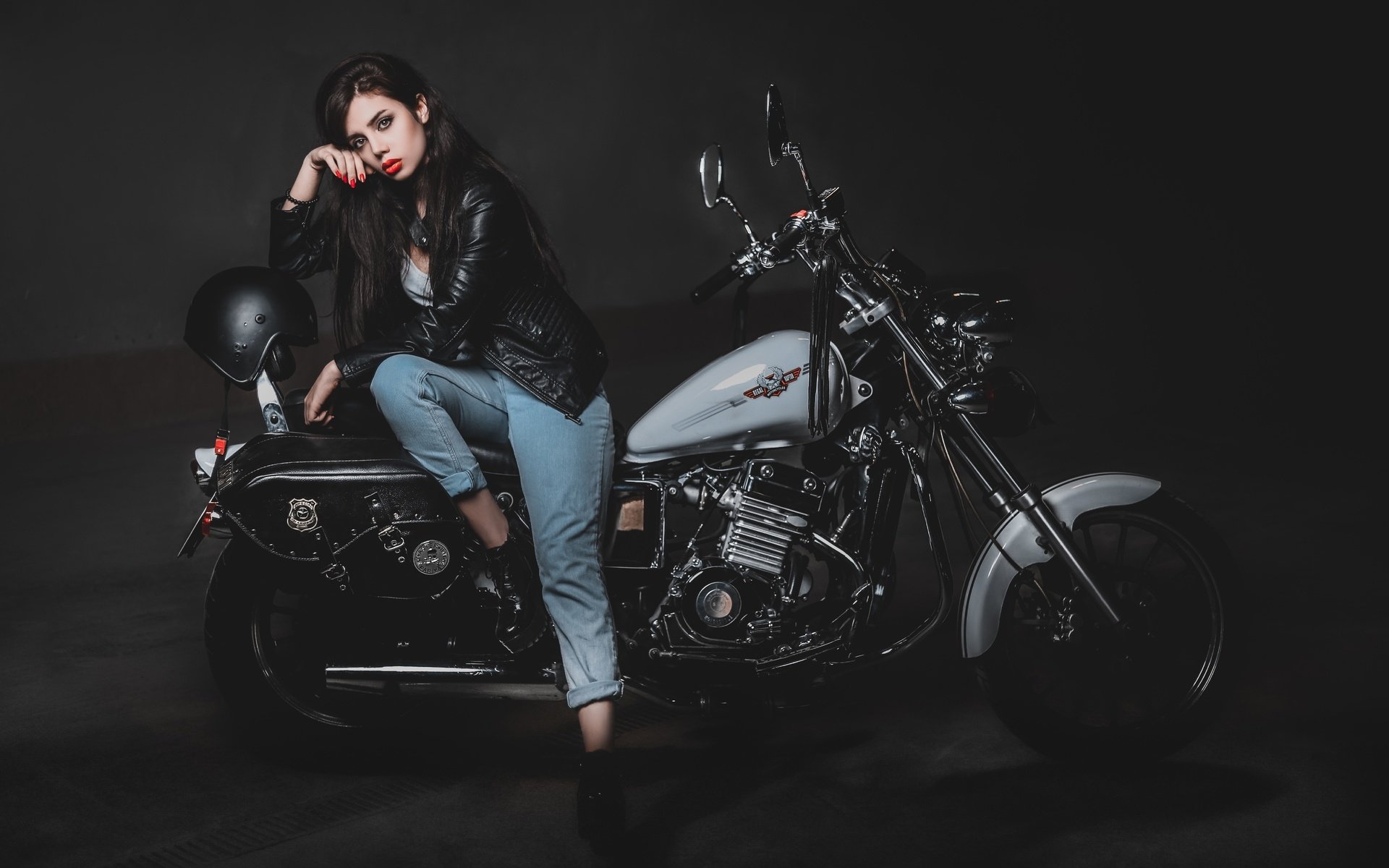 Biker girls: style and drive in Pontianak