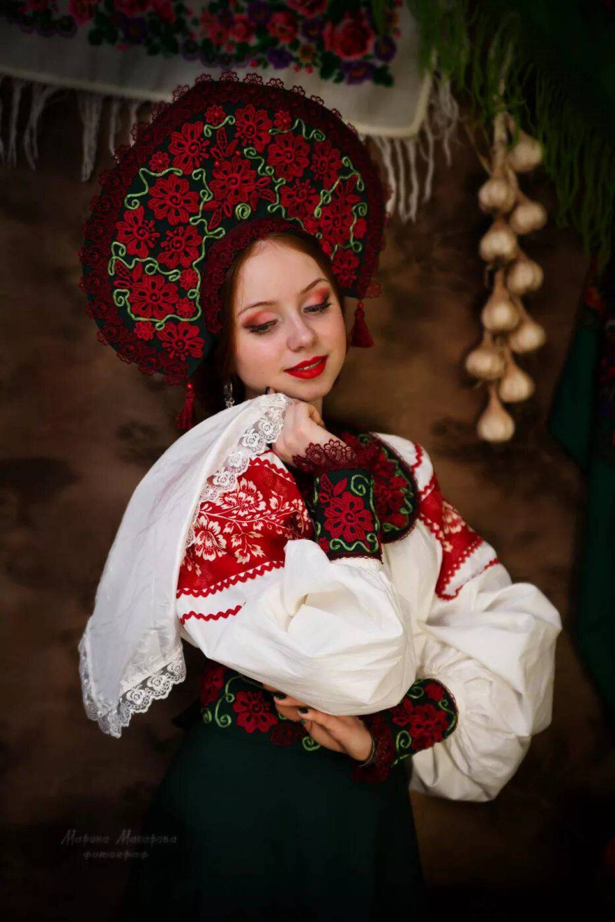 Women in Slavic costumes underwear in Pontianak