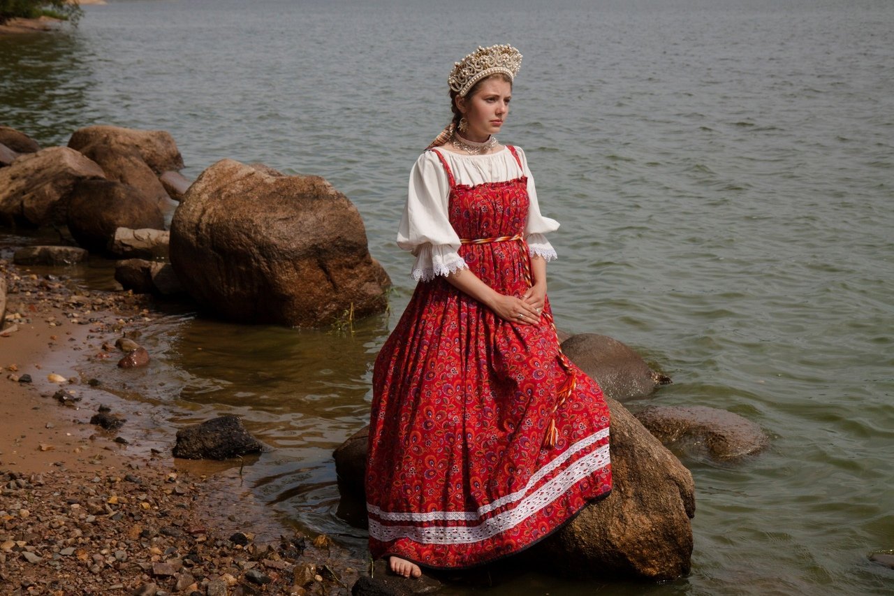 Women in Slavic costumes in Pontianak