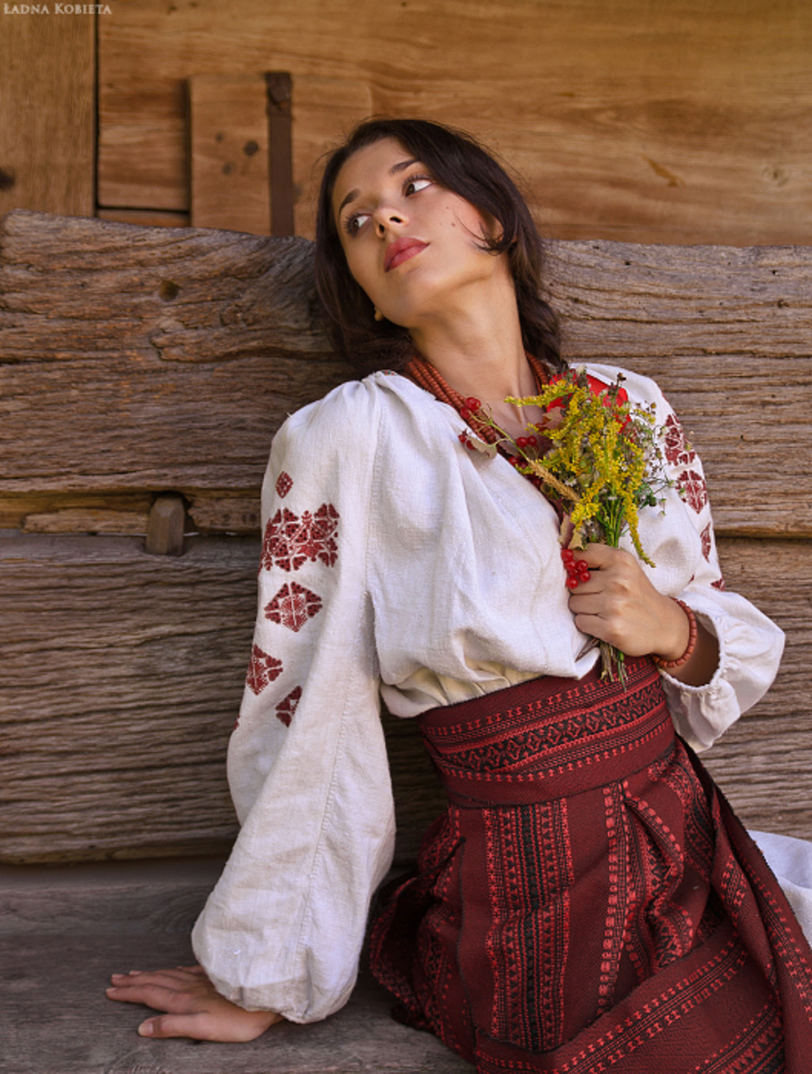 Girls in Slavic costumes in Pontianak