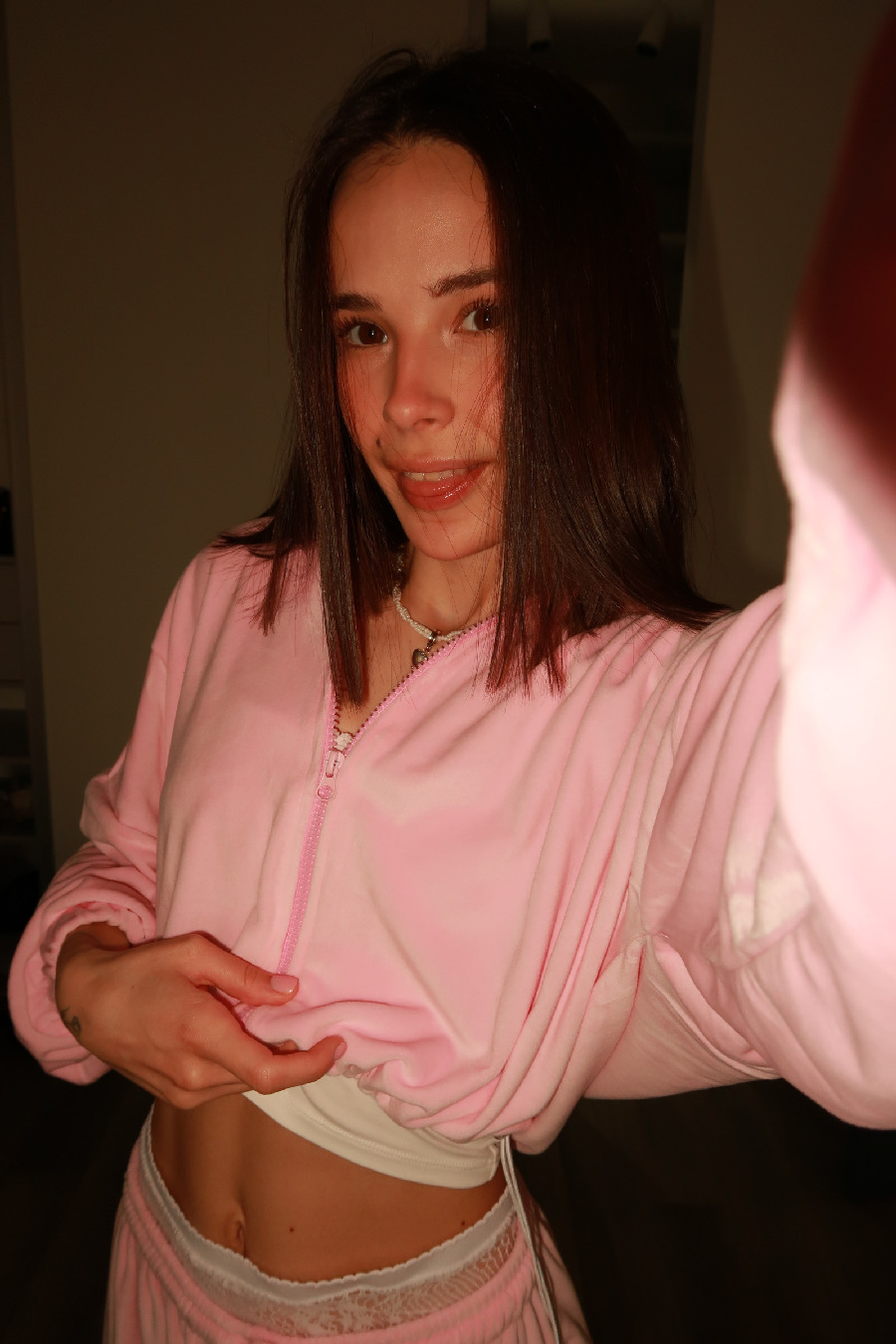 Tina brings the glow — live moments in Pontianak